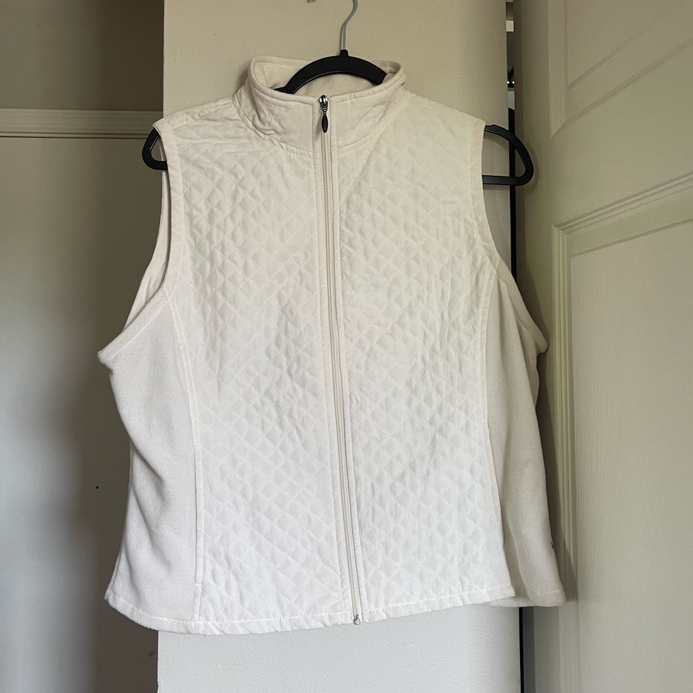 White Cream Columbia Sweater Vest